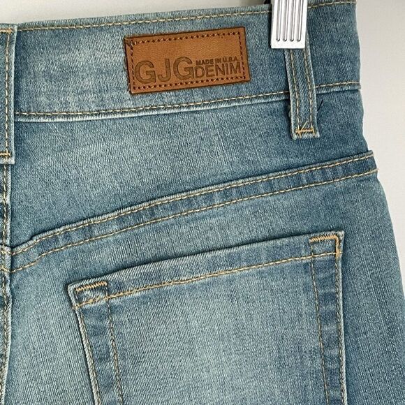 GJG Denim High Rise Frayed Shorts NWOT Size M - Picture 5 of 8